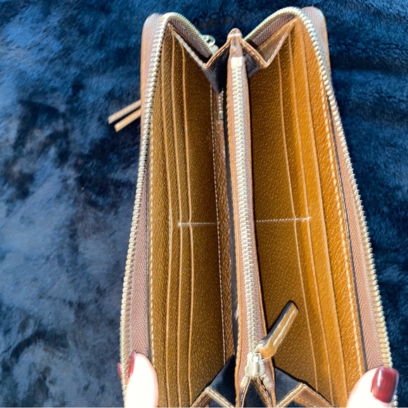 Gucci GG Bree Zip Around Wallet - Picture 6 of 15